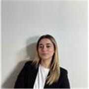 Laureata magistrale in lingua inglese, con certificazione Cambridge