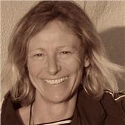Vous cherchez un professeur d'anglais? Je suis formatrice pour adultes et enfants, bilingue, expérimentée dans la formation en face à face ou à distance. Dites moi ce dont vous avez besoin!