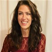 Englisch-Lehrerin, die dich spielerisch zum Lernen bringt