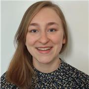 Professeure d'anglais diplômée d'une licence et souhaitant partager sa passion pour la langue de Shakespeare !