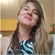 Profesora de Comunicación imparte clases