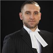 Qualified and practising lawyer teaching undergraduate law