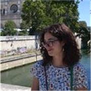 Laureata magistrale in Filosofia impartisce lezioni di materie umanistiche per scuole di ogni ordine e grado