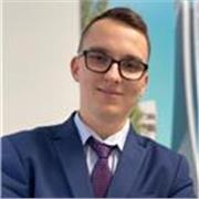 Laureato offre corsi seriali di lingua italiana sia informale che formale per contesti lavorativi