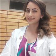 Insegnante di scienze impartisce lezioni di scienze online