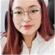 Maestra de apoyo con enfoque en niños para clases virtuales