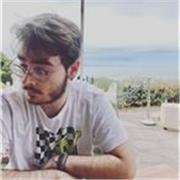 Ciudadano Americano de 20 años de edad
Nací y me crie en una casa 100% bilingüe 
Educación 100% en inglés