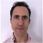 Programador con título en desarrollo de aplicaciones informáticas con 5 años de experiencia.