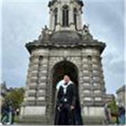 Native Spanish speaker, with a masters in digital marketing 