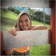 ¡Hola! Soy Laura y me encantan los idiomas. Enseño inglés y español para extranjeros