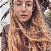 Laureata triennale in lettere classiche e magistrale in filologia classica, offre ripetizioni in tutte le materie, aiuto compiti, aiuto nella preparazione degli esami universitari e della tesi, sia in presenza sia online per i bambini e ragazzi di tutte l