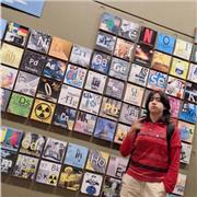 Profesor de química, imparte clases de manera didáctica enfocado en jóvenes de secundaria, y preuniversitarios