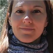 Coach transpersonal máster en programación neurolingüística, profesora de yoga y meditación