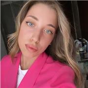 ragazza universitaria, ho studiato finanza e marketing alle superiori