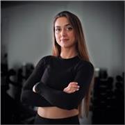 Monitora fitness con experiencia en atención al cliente, gestión de grupos y entornos deportivos dinámicos. Especializada en clase