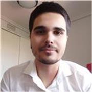 Me gusta empatizar con el alumno e intentar hacer entender la asignatura desde sus conocimientos previos sean los que sean
