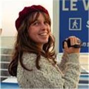 Artiste et passionnée, je donne des cours de peinture. 