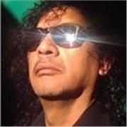 Maestro de teoria y diversos instrumentos