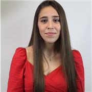 Estudiante de magisterio infantil imparte clases de matemáticas e inglés