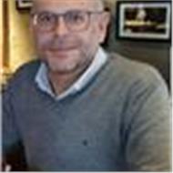 Tomás