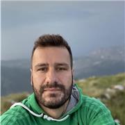 Una viandante poliglotta per la tua prossima meta