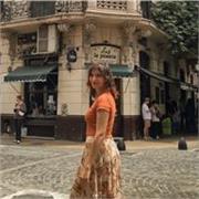 Profesora de nivel primaria de inglés y ciencias sociales online, así como profesora de diseño nivel licenciatura