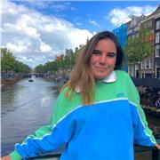 Profesora de primaria da clases particulares a niños y niñas de todas las edades