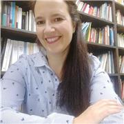 Profesora especializada en Literatura Infantil y Juvenil, coordino talleres de lectura y escritura y ofrezco apoyo escolar