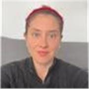 Soy abogada, muy estudiosa desde pequeña, y tengo muy buen trato con los niños. 