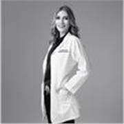 Soy dentista especialista en periodoncia. Con amplia experiencia en clínica privada y docencia