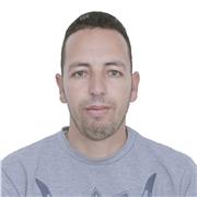 Enseignant de tous les autres élèves qu'ils parlent pas l'arabe