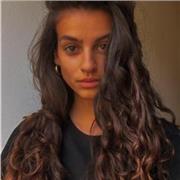 Disponibile ad aiutare e supportare nello studio e nell'apprendimento delle lingue straniere