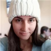 Laureata in lingua inglese e in russo. Certificazione inglese PET B1 ottenuta con eccellenza. Lezioni da medie a superiori