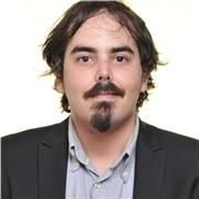 Profesor de historia imparte clases, no solo se limita a historia