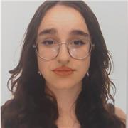 Estudiante universitaria de física con ganas de promover el gusto por la ciencia y matemáticas.