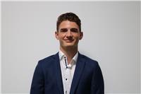 Je tiens à enseigner l'espagnol et l'anglais au niveau collège et lycée mais je peux aussi aider sur de nombreuses matières différentes au niveau primaire