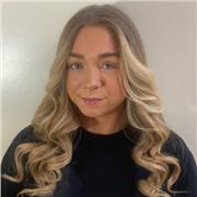 Friendly English tutor with First-Class degree in French studies, offering online lessons for French speakers.