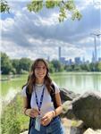 Offro lezioni di inglese online e in presenza (provincia di lecco) per bambini, ragazzi e adulti. laureanda magistrale in intercultural studies in languages and literatures, ho studiato un semestre negli stati uniti e uno in germania. impartisco lezioni e
