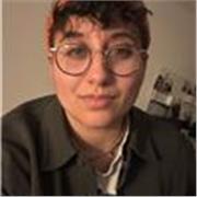 Mathe-Tutorin, die Kinder aller Altersgruppen Mathe beibringt. Zusätzlich Statistik-Unterricht für PsychologInnen des 1. Semesters