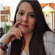 Profesora de Primaria graduada, imparte clases de todas las materias a niños de entre 1 y 12 años