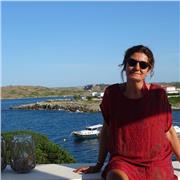 Poseo una sólida trayectoria de 35 años en la enseñanza, me especializo en metodologías comunicativas y adaptativas, orientadas a