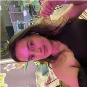 Enseñar ciencias sociales en la educación secundaria consiste en diseñar y desarrollar una serie de actividades destinadas a que las y los adolescentes adquieran conocimientos que se consideran relevantes sobre las sociedades actuales