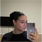 estudiante de terapia ocupacional con un titulo de ingles y conocimientos para impartir clases de mates y lengua a niños ,persona muy creativa y eficiente , las clases serian online o a domicilio