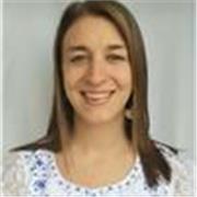 Profesora de psicología virtual sincrónica y en español