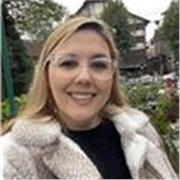 Sou professora particular com 14 anos de experiência na área. Ensino fundamental e médio