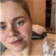 Je donne des cours de soutien en anglais primaire, collège et lycée. Actuellement en master FLE, j’ai une licence LLCER anglais