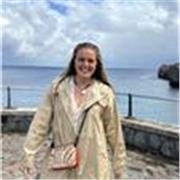 Interesada a dar clases a niñ@S de primaria en cualquier asignatura. Soy organizada y paciente, me gusta trabajar con gente.