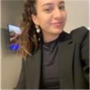 Soy una agente de viajes que ama enseñar español