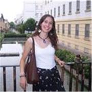 Apasionada del inglés. Enseñanza para aquellos que quieran superar o empezar con un nivel básico.