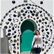 Soy Maestra en Educación Infantil, pero llevo dando clases particulares de cualquier asignatura y de idiomas Ingles y Francés